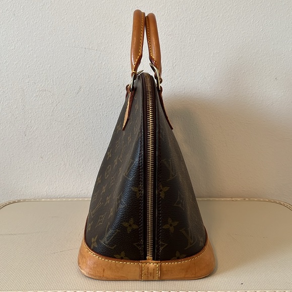 Louis Vuitton Monogram Alma Handbag PM - Picture 5 of 16